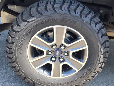 Used 2017 Ford F150 XLT w/ Equipment Group 302A Luxury RWD image 13