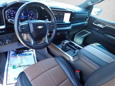 Used 2025 Chevrolet Silverado 1500 High Country AWD/4WD image 10