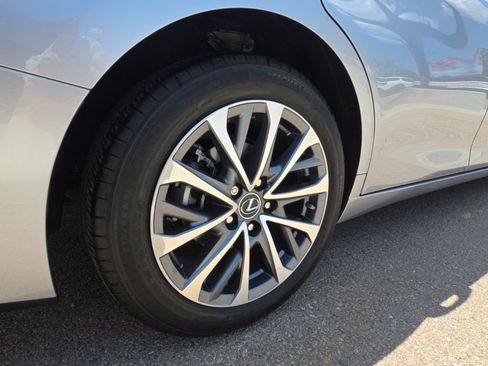 Used 2024 Lexus ES 350 w/ Accessory Package (Z1) FWD image 35