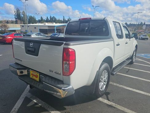 Used 2017 Nissan Frontier SV AWD/4WD image 5