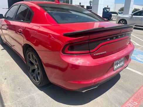 Used 2015 Dodge Charger SXT RWD image 5