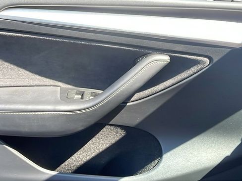Used 2024 Tesla Model Y Long Range RWD image 22