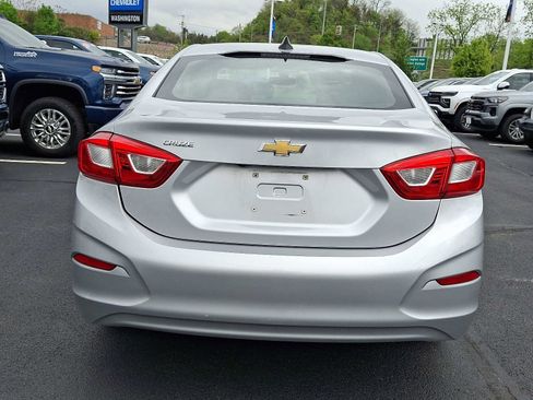 Used 2017 Chevrolet Cruze LS FWD image 5