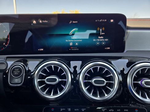 Used 2021 Mercedes-Benz CLA 250 4MATIC image 27