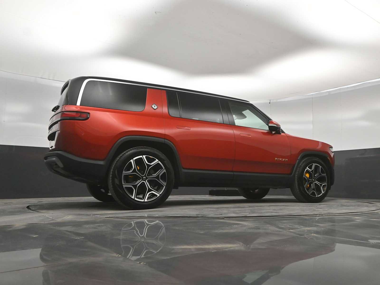Used 2023 Rivian R1S Adventure Quad AWD/4WD image 40