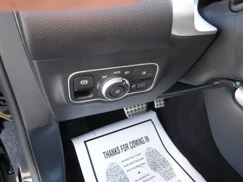 Used 2023 Mercedes-Benz GLB 250 image 16