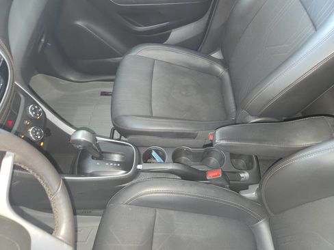 Used 2019 Chevrolet Trax LT w/ LT Convenience Package FWD image 17