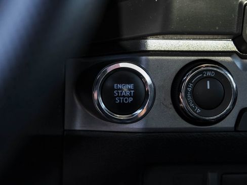 Used 2023 Toyota Tacoma TRD Off-Road image 19