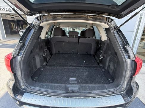 Used 2018 Nissan Pathfinder SV AWD/4WD image 11