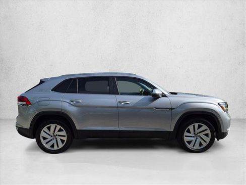 Used 2023 Volkswagen Atlas Cross Sport SE FWD image 4