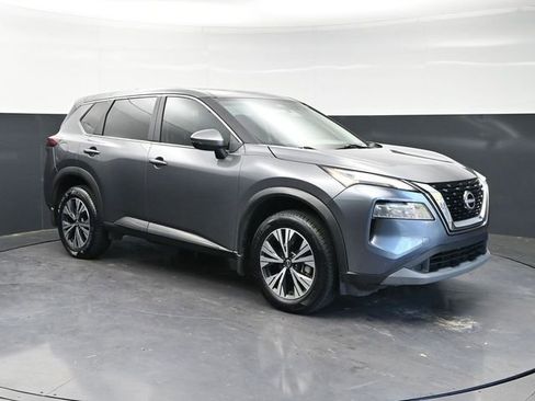 Used 2023 Nissan Rogue SV FWD image 3