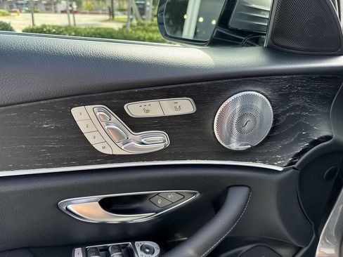 Used 2018 Mercedes-Benz E 300 4MATIC image 41