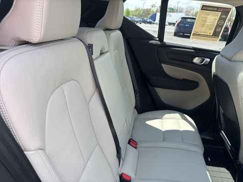 Certified 2023 Volvo XC40 B5 Plus w/ Driver Assist Package AWD/4WD image 45