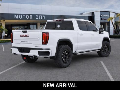 Used 2022 GMC Sierra 1500 Denali w/ Denali Reserve Package AWD/4WD image 4