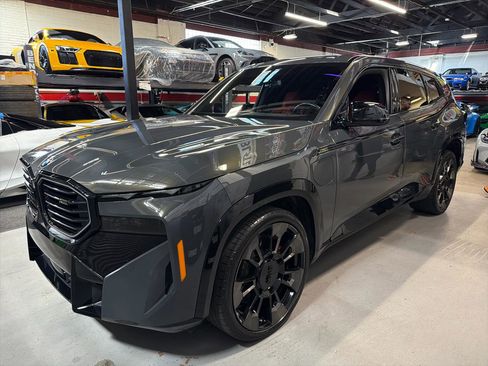 Used 2024 BMW XM w/ M Driver's Package image 10