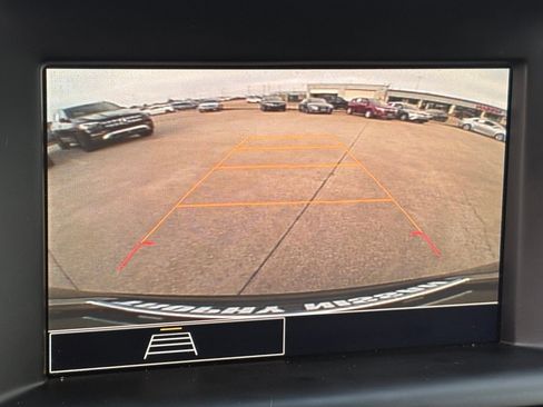 Used 2024 GMC Terrain SLE image 24