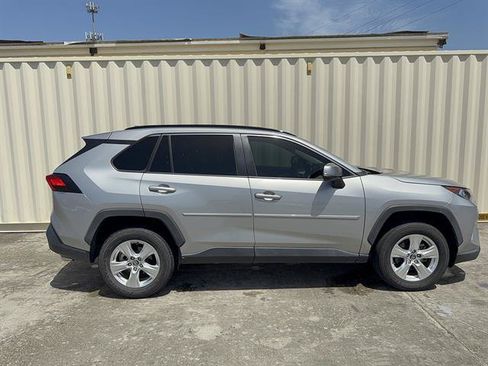 Used 2020 Toyota RAV4 XLE w/ Carpet Mat Package FWD image 2