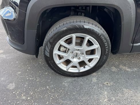 Used 2023 Jeep Renegade Latitude image 9