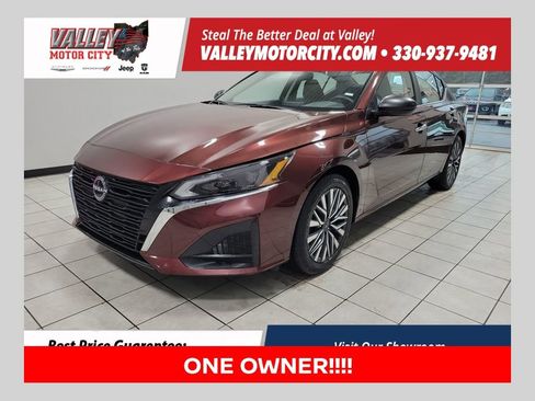 Used 2024 Nissan Altima 2.5 SV image 1