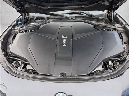 Certified 2024 BMW i7 xDrive60 w/ Premium Package AWD/4WD image 29