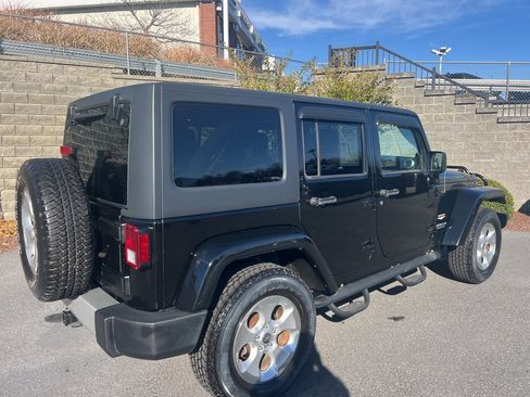 Used 2013 Jeep Wrangler Unlimited Sahara w/ Connectivity Group image 9