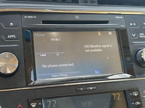 Used 2017 Toyota Avalon Limited image 9