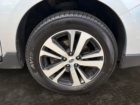 Used 2018 Subaru Outback 3.6R Limited AWD/4WD image 43