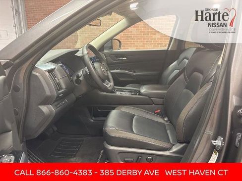 Certified 2023 Nissan Pathfinder SL image 7