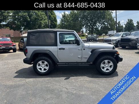 Used 2020 Jeep Wrangler Sport AWD/4WD image 4