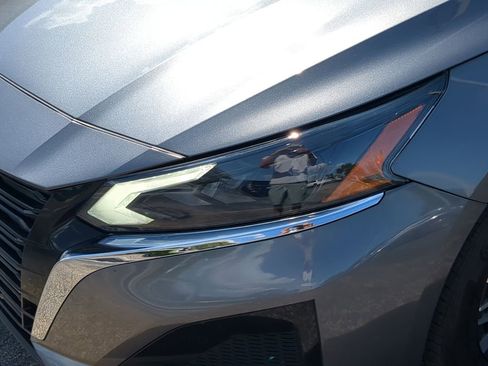 Used 2023 Nissan Altima 2.5 SV FWD image 7