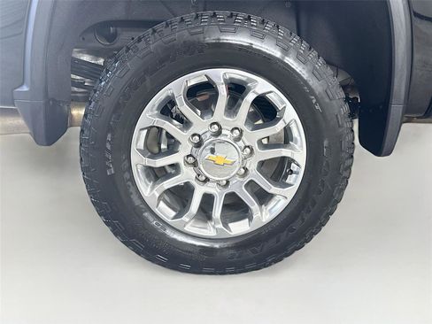 Used 2025 Chevrolet Silverado 2500 LTZ w/ LTZ Convenience Package image 27