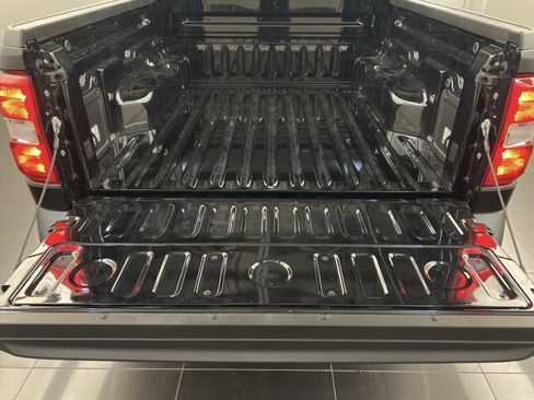 New 2025 Ford Maverick XL image 31