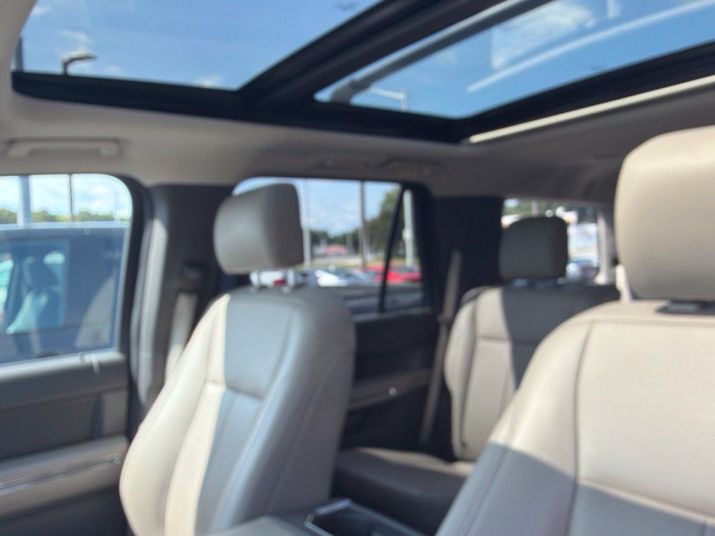 Used 2020 Ford Expedition XLT w/ Equipment Group 202A AWD/4WD image 7