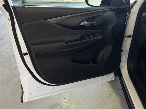 Used 2025 Buick Envista Sport Touring image 26