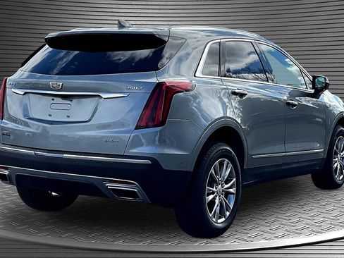 Used 2023 Cadillac XT5 Premium Luxury w/ Technology Package AWD/4WD image 6