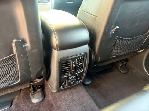 Used 2017 Jeep Grand Cherokee Limited w/ Trailer Tow Group IV AWD/4WD image 25