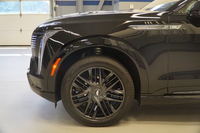Used 2026 Cadillac Escalade IQL Sport 1 w/ LPO, ONYX Package AWD/4WD image 12