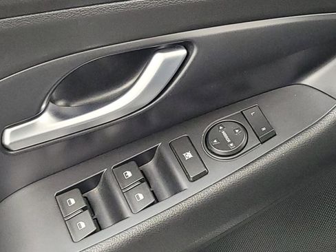 Used 2018 Hyundai Elantra GT FWD image 27