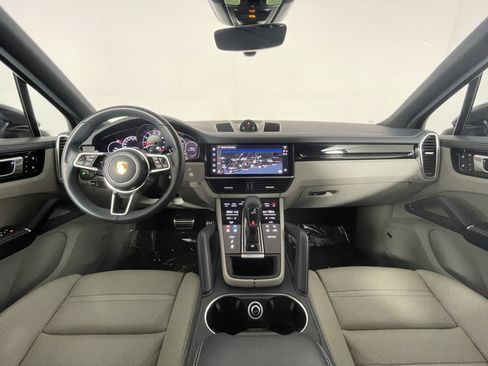 Used 2022 Porsche Cayenne S image 13