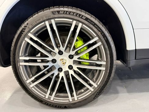 Used 2017 Porsche Cayenne S Platinum w/ Premium Package Plus (Pjy) AWD/4WD image 38