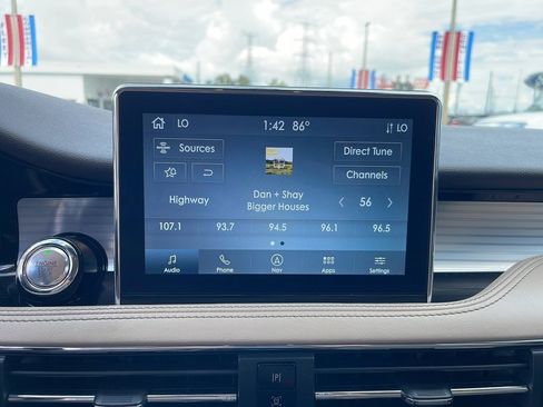 Used 2022 Lincoln Corsair Standard w/ Equipment Group 101A image 18