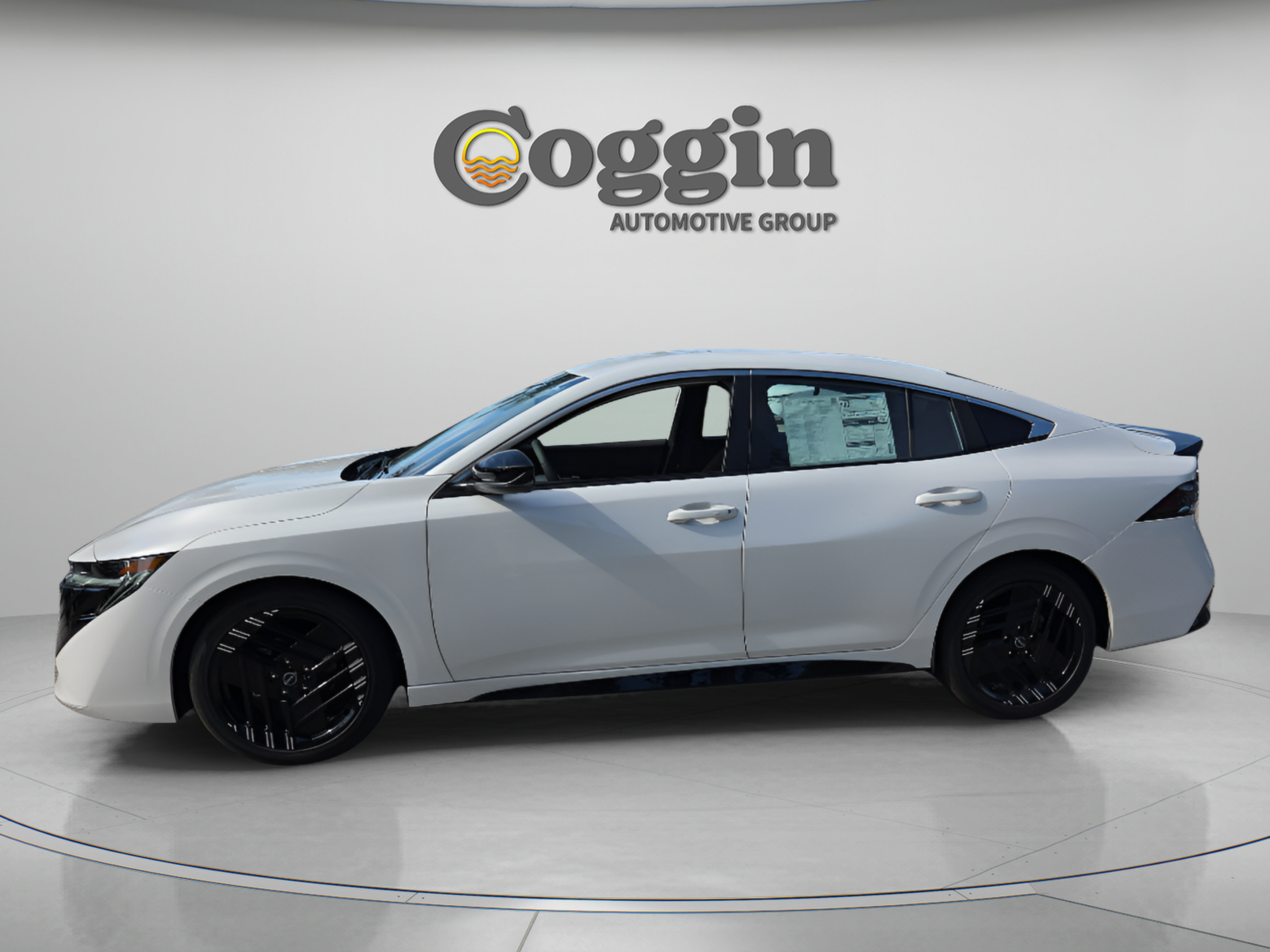 Used 2026 Nissan Sentra SR w/ Floor Mat Package FWD image 2