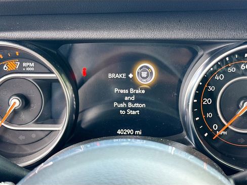 Used 2022 Jeep Wrangler Unlimited Sahara w/ Cold Weather Group image 13