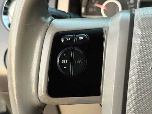 Used 2010 Ford Expedition XLT AWD/4WD image 24