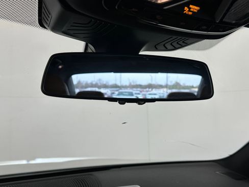 Used 2021 BMW 740i w/ M Sport Package image 17