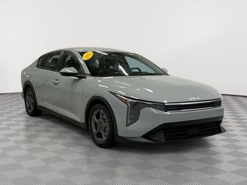 Used 2025 Kia K4 FWD image 1