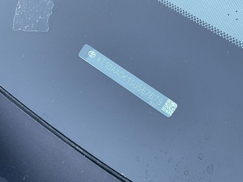 Used 2025 Toyota Camry LE image 29