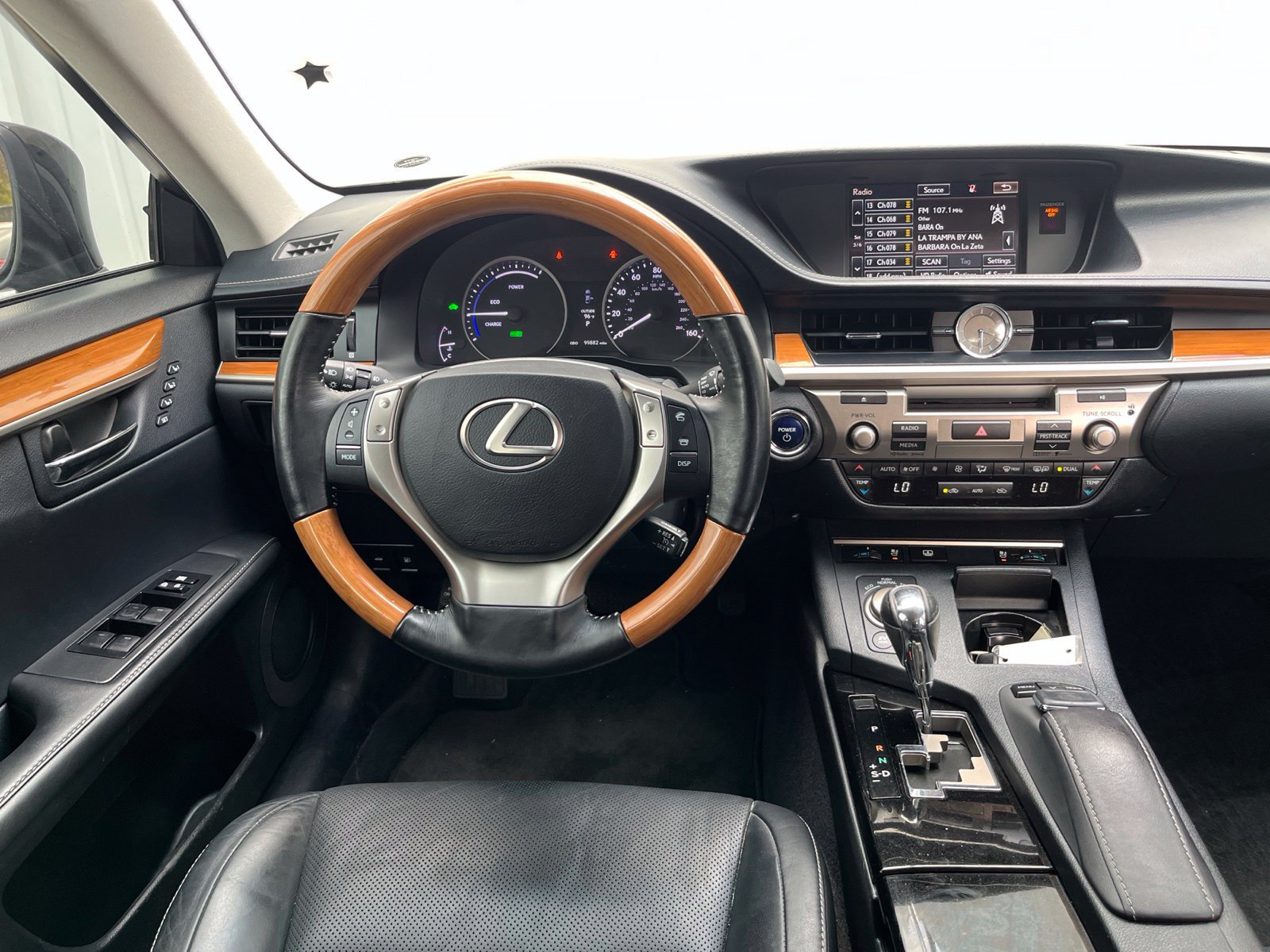 Used 2015 Lexus ES 300h w/ Navigation System Package FWD image 23