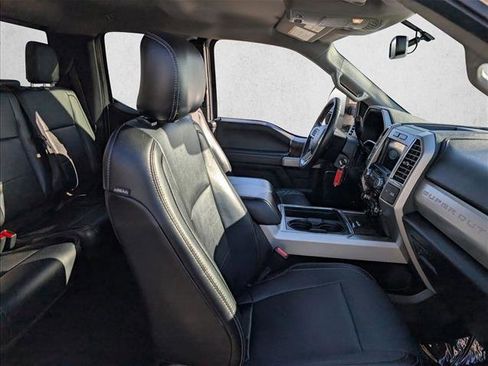 Used 2017 Ford F250 Lariat image 18