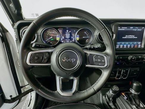 Used 2022 Jeep Wrangler Unlimited Sahara AWD/4WD image 11